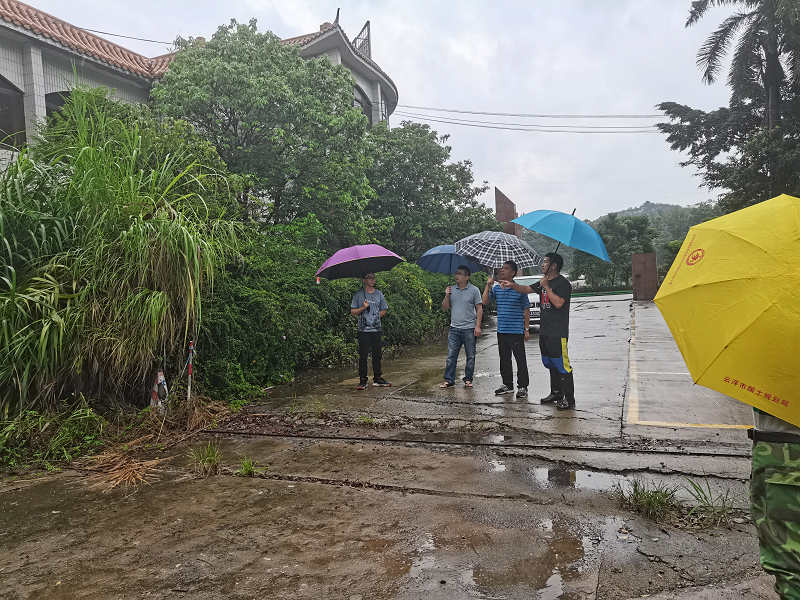 市自然资源局二级调研员申广华带队到新兴县督导地质灾害防治工作.png