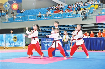 yfrb0820001_007_01_b.jpg