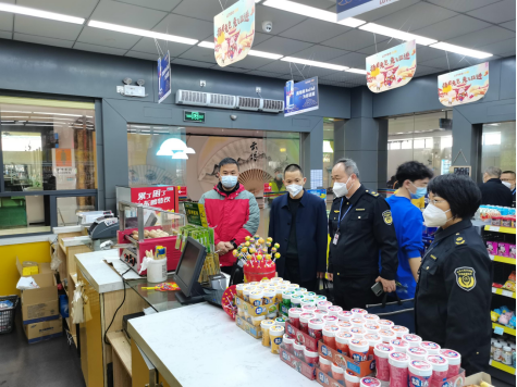 云浮市场监管部门开展节前检查 助力平安春运（工作简报）313.png